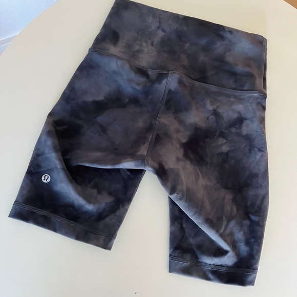 lululemon athletica Dark Tie-Dye Bike Shorts - Picture 1 of 4